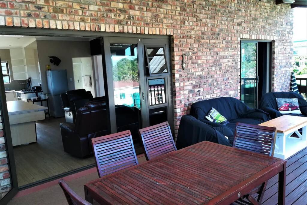2 Bedroom Guest Suite At A-Frame Glengariff Beach Glen Eden Dış mekan fotoğraf